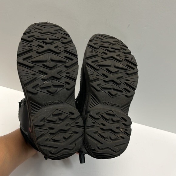 Columbia Size 3 Bugaboot II 200 Gram Snow Boots - Kids  Black - Picture 11 of 12